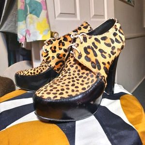 1970's style platform leopard print oxfords